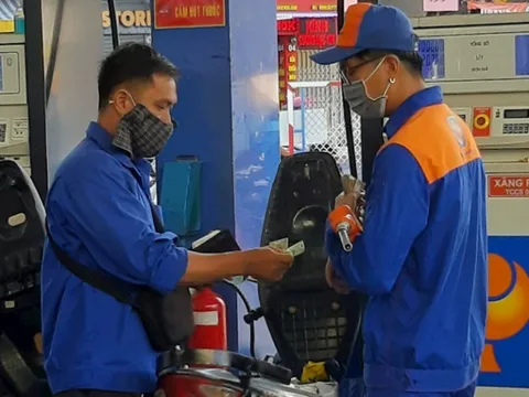 Giá xăng dầu hôm nay 29/9: Lại đồng loạt quay đầu giảm