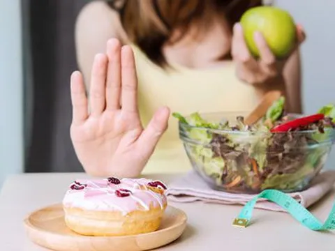 Ăn vặt không phải lúc nào cũng xấu nhưng ăn vào thời điểm này sẽ cực tồi tệ cho sức khỏe