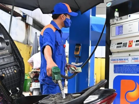 Giá xăng dầu hôm nay (2/10): Giảm gần 1.000 đồng