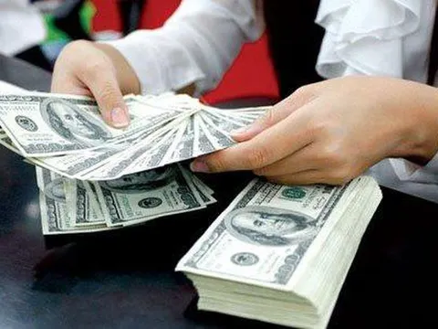 Tỷ giá USD hôm nay 3/10: Tăng mạnh, đứng trên đỉnh 10 tháng