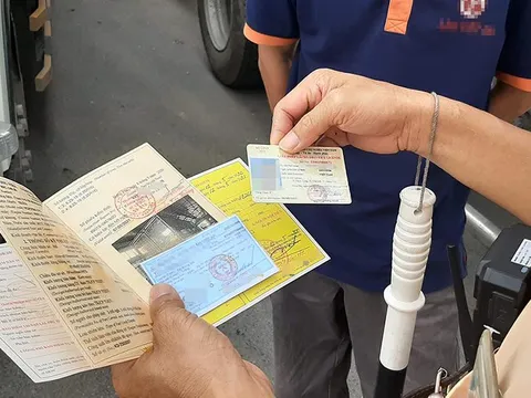 Các loại giấy tờ phải mang theo khi lái xe