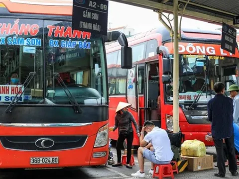 Đề xuất bỏ quy định tuổi lái xe khách
