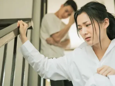 Đêm tân hôn nghe tiếng cười giòn giã của chồng khi nói chuyện với bạn, tôi uất nghẹn chỉ muốn bỏ đi