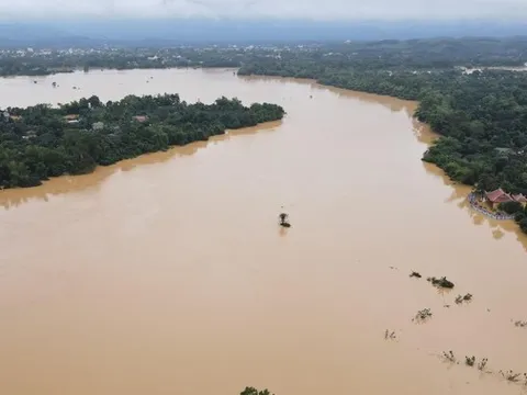 Hà Tĩnh: Mưa lũ vẫn diễn biến phức tạp, nhiều địa phương bị ngập lụt, sạt lở