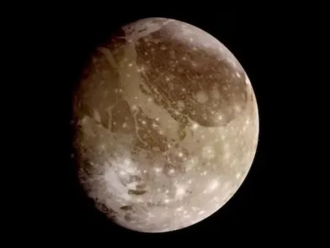 NASA phát hiện muối và chất hữu cơ trên bề mặt mặt trăng của Sao Mộc