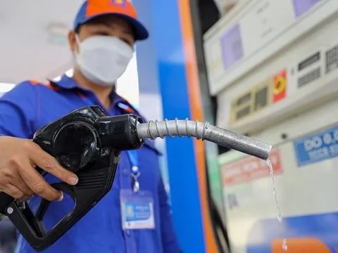 Rút ngắn kỳ điều hành xăng dầu
