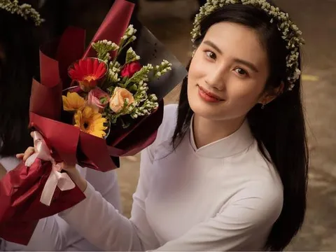 Ý Nhi bất ngờ khoe ảnh thời học sinh, nhan sắc thuở dậy thì thế nào?