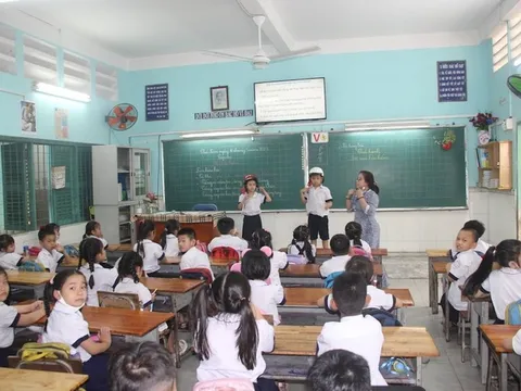 TP.HCM: Thông tin người lạ tiếp cận học sinh trước cổng trường là sai sự thật