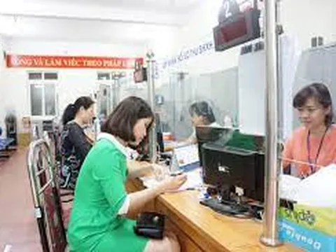 Không yêu cầu nộp, xuất trình sổ hộ khẩu, sổ tạm trú khi làm thủ tục bảo hiểm xã hội