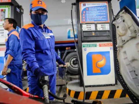 Giá xăng dầu hôm nay 18/12: Cả hai loại đều tăng trở lại