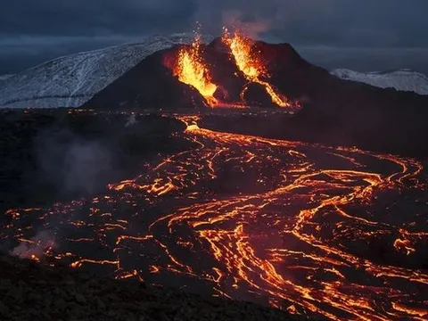 Iceland: Núi lửa phun trào tại bán đảo Reykjanes