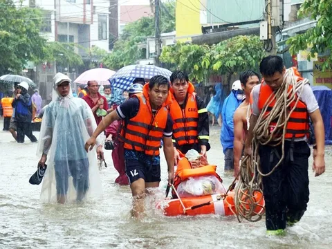Áp thấp nhiệt đới đang tiến gần Biển Đông