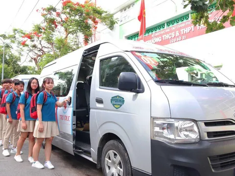 Xe đưa đón học sinh phải cung cấp hành trình, màu sơn