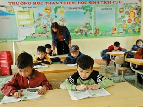Khắc phục tình trạng thiếu giáo viên ở vùng sâu, vùng xa