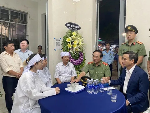 Truy tặng Huân chương dũng cảm cho bảo vệ tử vong khi truy bắt 2 tên cướp ngân hàng ở Đà Nẵng