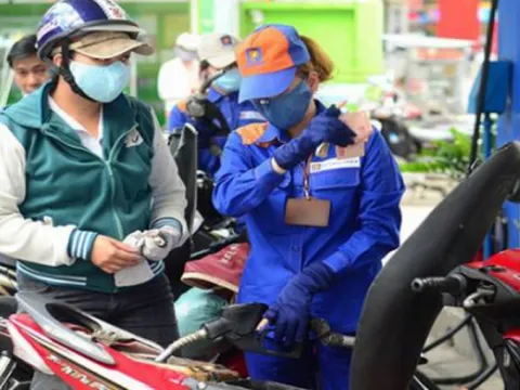 Giá xăng dầu hôm nay 31/12: Ghi nhận giá thấp nhất vào cuối năm kể từ 2020