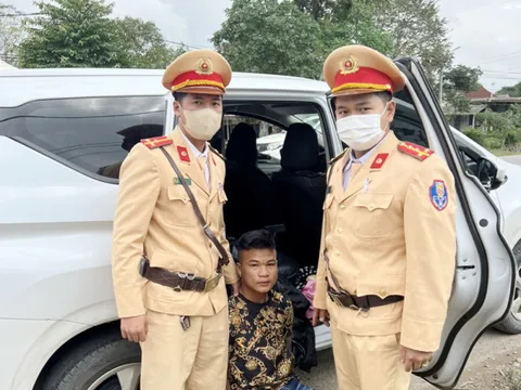 Quảng Trị: CSGT bắt đối tượng vận chuyển số lượng lớn ma túy