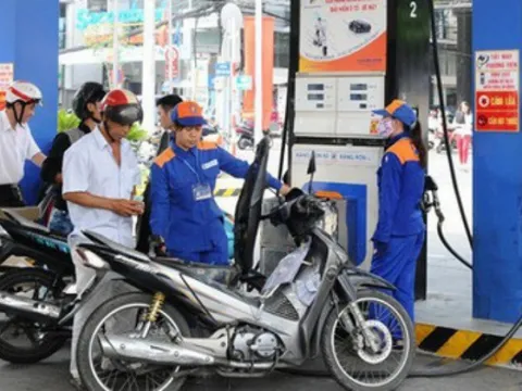 Giá xăng dầu hôm nay 10/1: Đồng loạt đi xuống