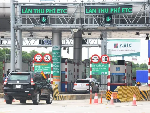 Thí điểm thu phí bỏ barie đầu vào hai tuyến cao tốc