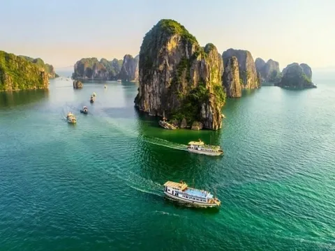 Vịnh Hạ Long đứng thứ 2 trong 25 điểm đến thiên nhiên hàng đầu thế giới