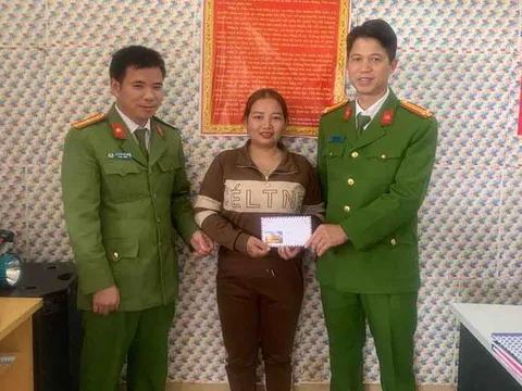 Tài khoản nhận được số tiền lớn, thanh niên nhất quyết không trả lại vì... quá cảnh giác