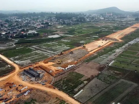 Xử lý nhà thầu thi công chậm tiến độ Cao tốc Diễn Châu - Bãi Vọt