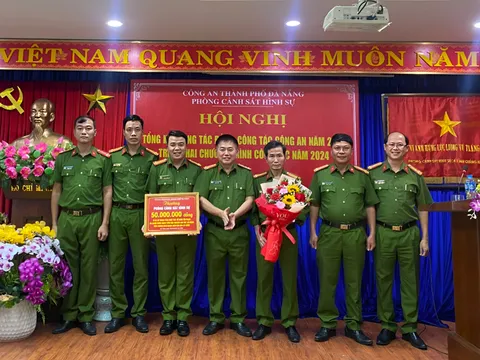 Đà Nẵng thưởng "nóng" Phòng Cảnh sát hình sự vì triệt phá đường dây cho vay lãi nặng gần 9.000 tỷ