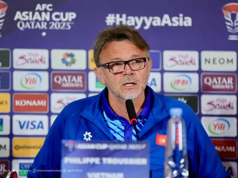 Thua Indonesia, HLV Troussier đặt mục tiêu thắng Iraq