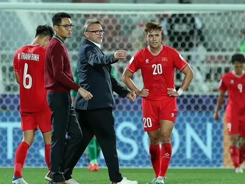 Gần một năm, HLV Troussier 'phá' bao nhiêu kỷ lục thời HLV Park Hang Seo gầy dựng?