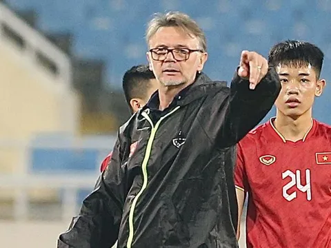 HLV Troussier đã hết thời?