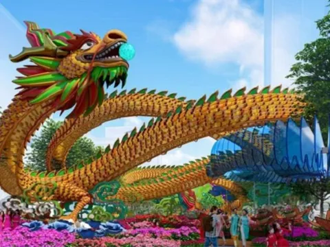 Linh vật rồng tại đường hoa Nguyễn Huệ 'gây bão' vì kích thước khủng