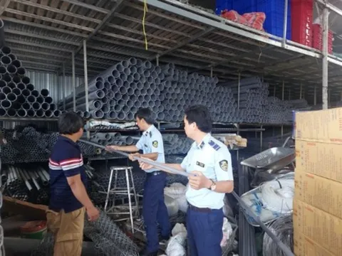 Bán hàng vi phạm nhãn hiệu, Công ty nhựa Hoàng Oanh bị phạt gần 150 triệu đồng