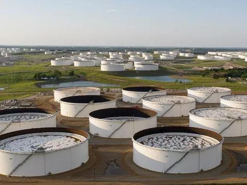 Giá xăng dầu hôm nay 27/1: Đồng loạt đi lên trước lo ngại gián đoạn nguồn cung