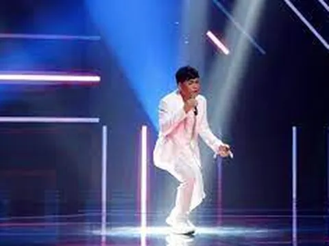 Nam ca sĩ được khán giả tặng vàng khi đi diễn lúc hoàng kim sự nghiệp, nay là 'ông bố 5 con' của showbiz