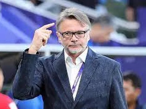 HLV Troussier gây khó hiểu như thế nào về cách chọn cầu thủ?