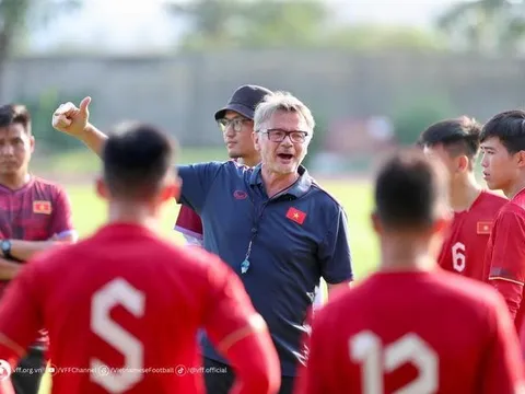 'Đội tuyển Việt Nam không phải của riêng HLV Troussier và VFF…'