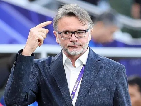 VFF nói gì về khả năng HLV Troussier bị sa thải vào tháng 3?