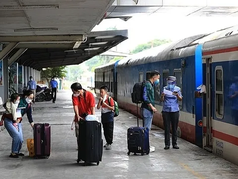 Chi tiết giá vé, lịch chạy tàu Tết Giáp Thìn 2024