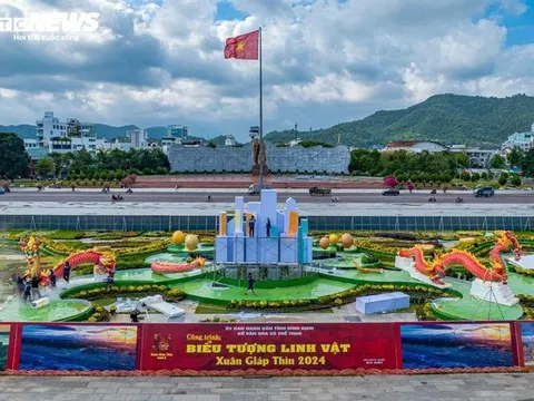 Trầm trồ trước vẻ oai phong của rồng linh vật ở Bình Định, liệu có 'soán ngôi' rồng Quảng Trị?