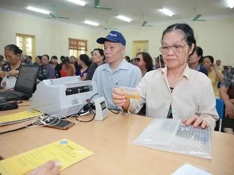 Hà Nội triển khai hỗ trợ kinh phí đóng BHYT cho người cao tuổi