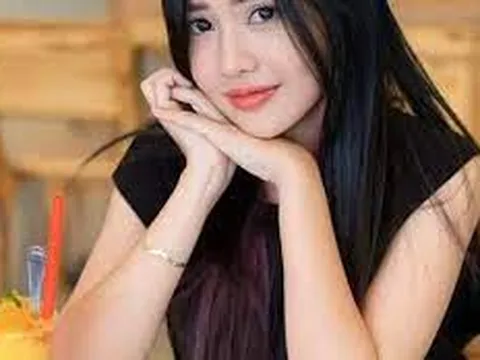 Bảo Trân Đặng: Từ nhân viên Tập đoàn bất động sản đến những clip cover triệu lượt xem.