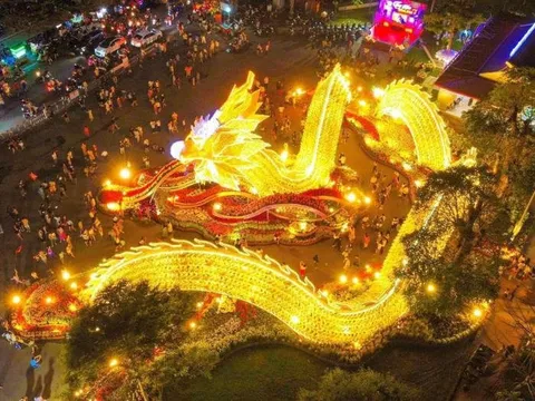 Rồng Phú Yên trình làng khiến ai nấy cũng choáng ngợp bởi độ hoành tráng
