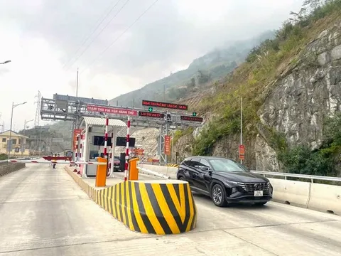 Thu phí không dừng đường nối cao tốc Nội Bài - Lào Cai lên Sa Pa