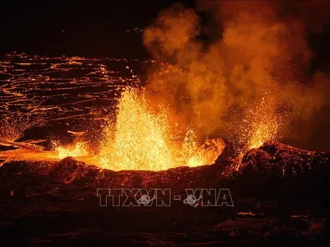 Iceland: Núi lửa tiếp tục phun trào trên bán đảo Reykjanes