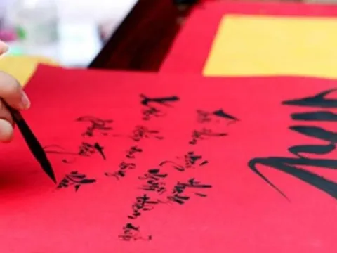 Mùng 2 năm Giáp Thìn 2024 khai bút giờ nào đẹp?