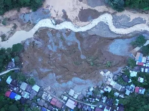 Philippines: Nỗ lực tìm kiếm người mất tích do lở đất