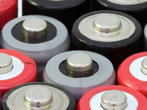Trung Quốc: Chế tạo pin từ canxi thay thế pin lithium-ion