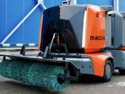 Nga: Thủ đô Moscow bắt đầu sử dụng robot dọn dẹp đường phố