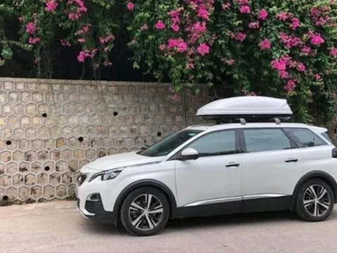 Mức xử phạt hành vi lắp đặt cốp hành lý trên nóc xe ô tô