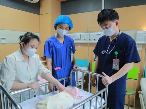 Hơn 3 tháng nỗ lực hồi sinh bé gái sinh cực non 24 tuần, chỉ nặng 550 gram